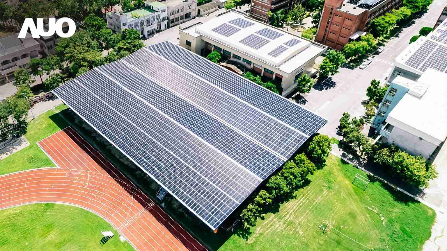 口袋牛店SunSteel光电整合型浪板具备快速安装、、、、轻量化优势，，可提升15%发电效能，，通过国际IEC与台湾VPC认证安全、、防漏、、、耐候标准